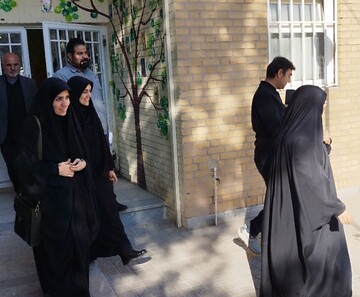 بازدید کتابخانه یادگار امام قم