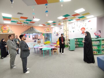 بازدید مدیرعامل دارالعرفان از کتابخانه مرکزی قم