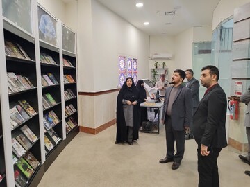 بازدید مدیرعامل دارالعرفان از کتابخانه مرکزی قم