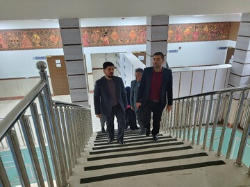 بازدید مدیرعامل دارالعرفان از کتابخانه مرکزی قم