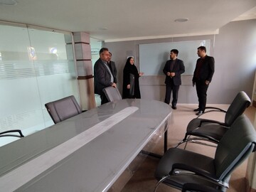 بازدید مدیرعامل دارالعرفان از کتابخانه مرکزی قم