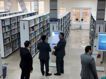 بازدید مدیرعامل دارالعرفان از کتابخانه مرکزی قم