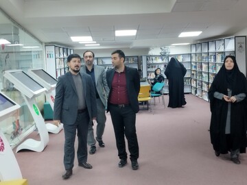 بازدید مدیرعامل دارالعرفان از کتابخانه مرکزی قم
