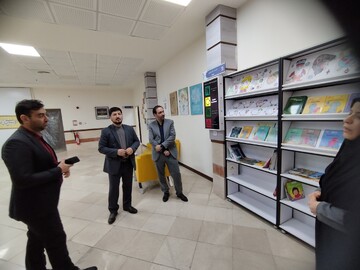 بازدید مدیرعامل دارالعرفان از کتابخانه مرکزی قم