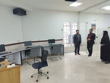 بازدید مدیرعامل دارالعرفان از کتابخانه مرکزی قم