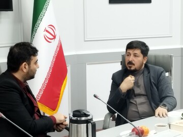بازدید مدیرعامل دارالعرفان از کتابخانه مرکزی قم