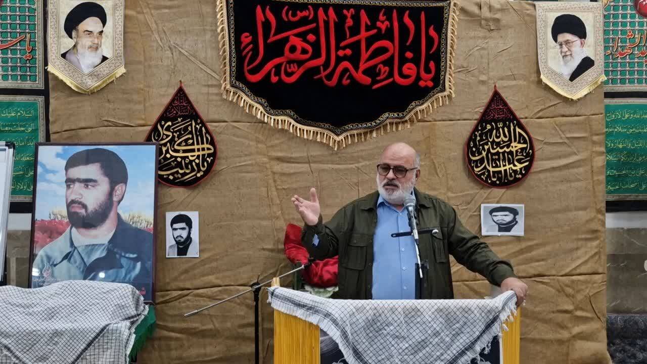 کتاب « آینه در آینه » رونمایی شد