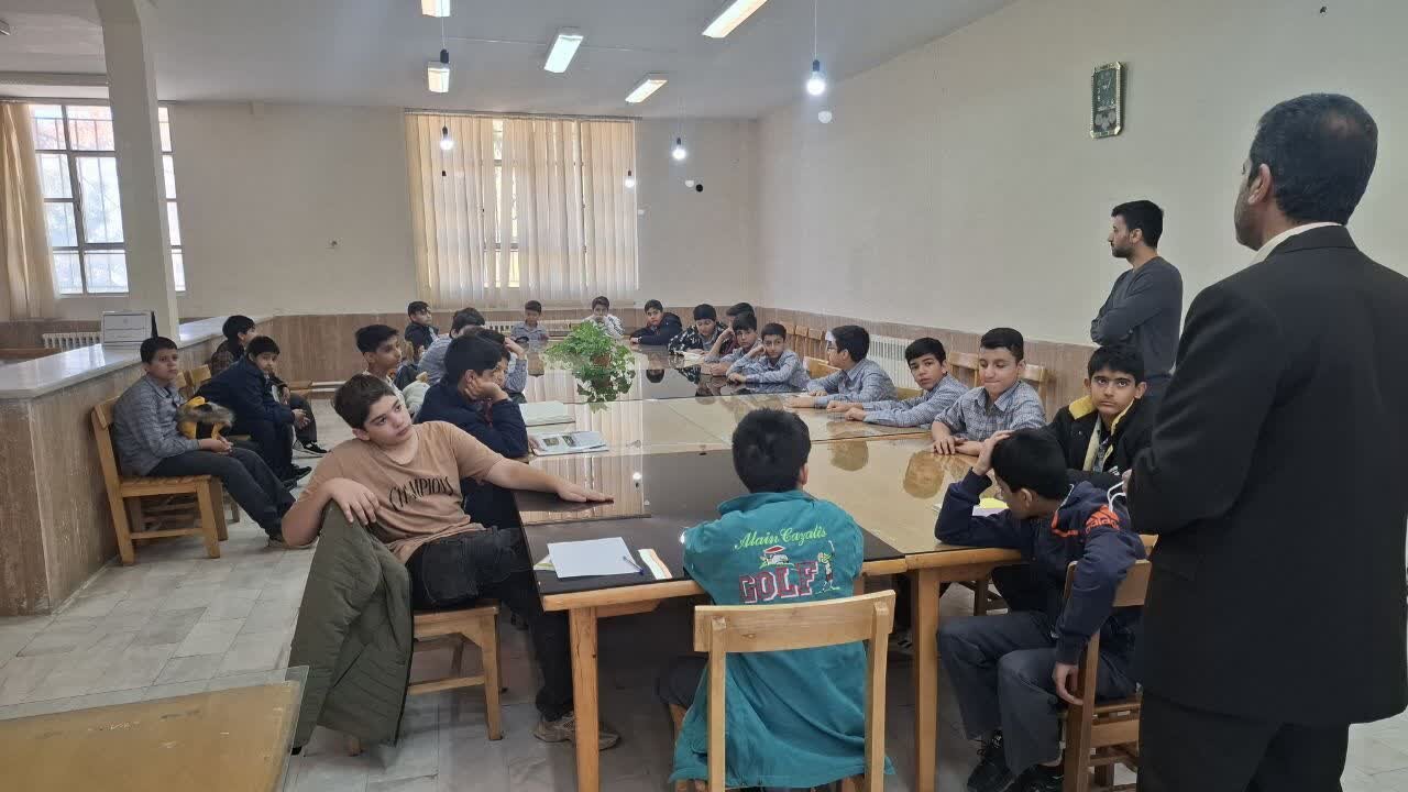 جلوهای بینظیر از پیوند کتاب، هنر و مسئولیتهای اجتماعی در استان مرکزی