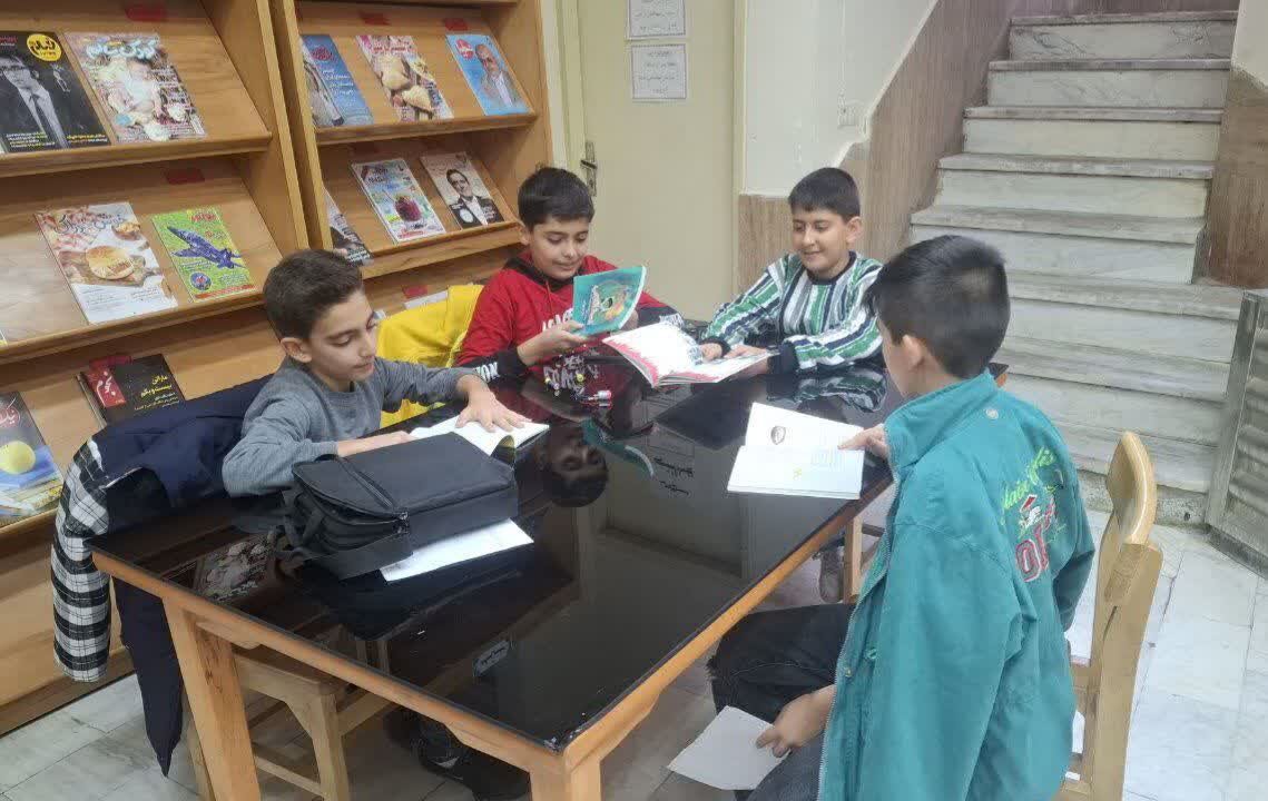 جلوهای بینظیر از پیوند کتاب، هنر و مسئولیتهای اجتماعی در استان مرکزی