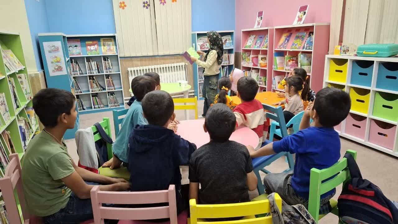 جلوهای بینظیر از پیوند کتاب، هنر و مسئولیتهای اجتماعی در استان مرکزی