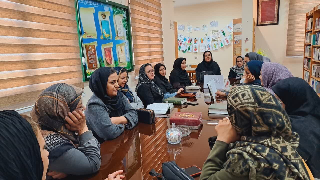 جلوهای بینظیر از پیوند کتاب، هنر و مسئولیتهای اجتماعی در استان مرکزی