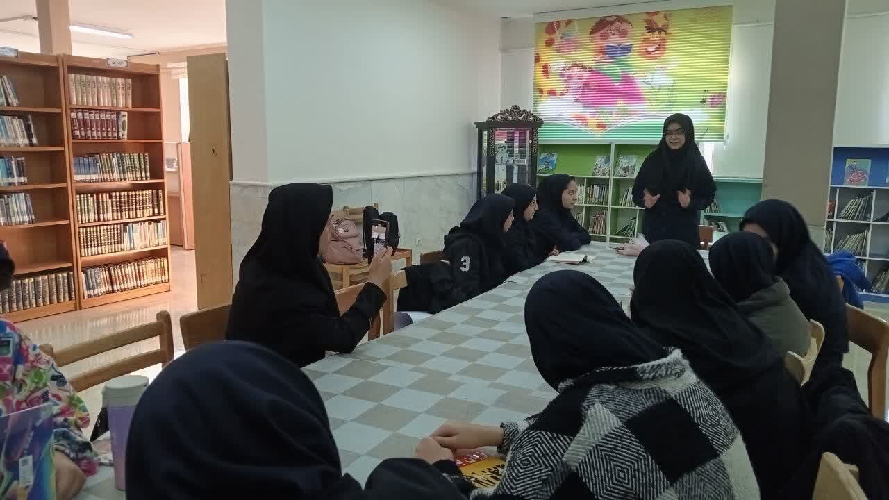 جلوه‌ای بی‌نظیر از پیوند کتاب، هنر و مسئولیت‌های اجتماعی در استان مرکزی