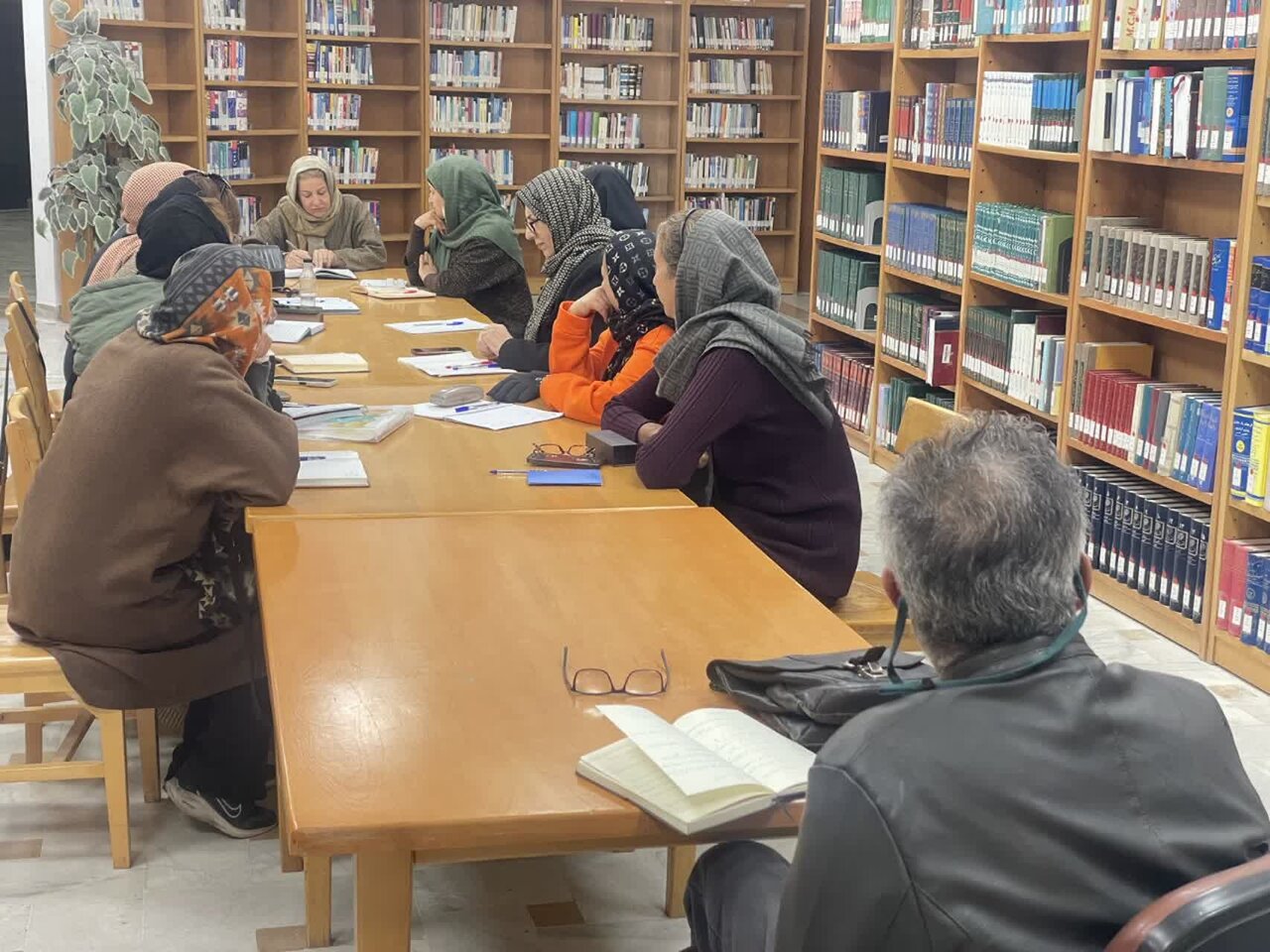 جلوهای بینظیر از پیوند کتاب، هنر و مسئولیتهای اجتماعی در استان مرکزی