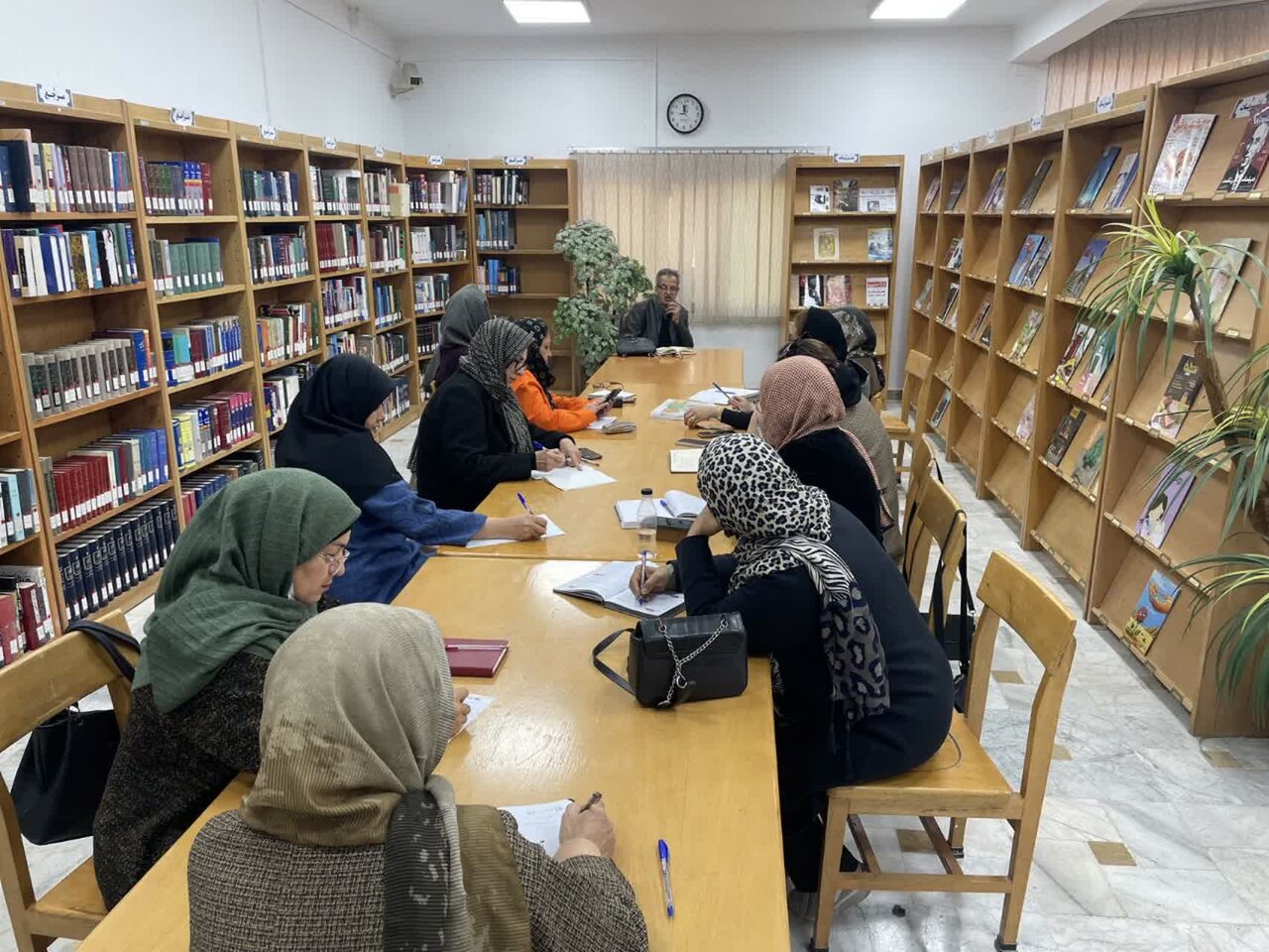 جلوهای بینظیر از پیوند کتاب، هنر و مسئولیتهای اجتماعی در استان مرکزی