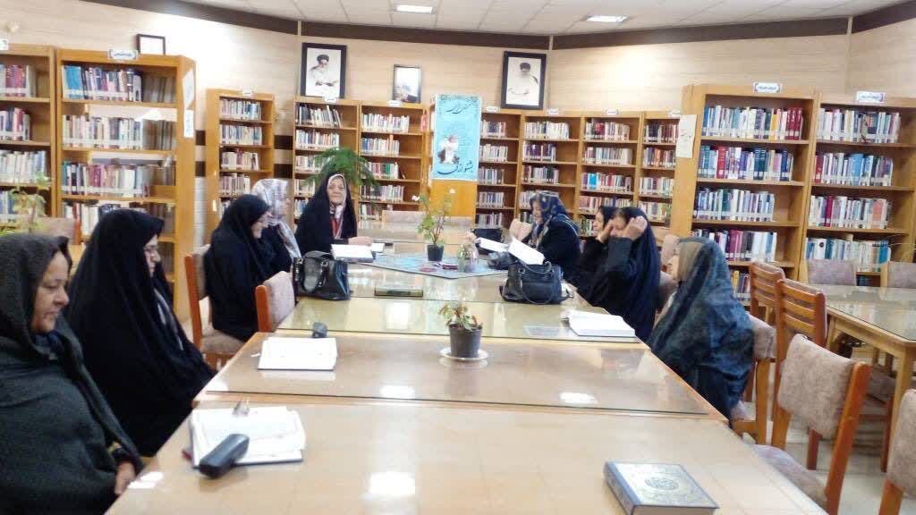 کتابخانه‌های عمومی؛ چراغ‌های روشن فرهنگ در استان مرکزی