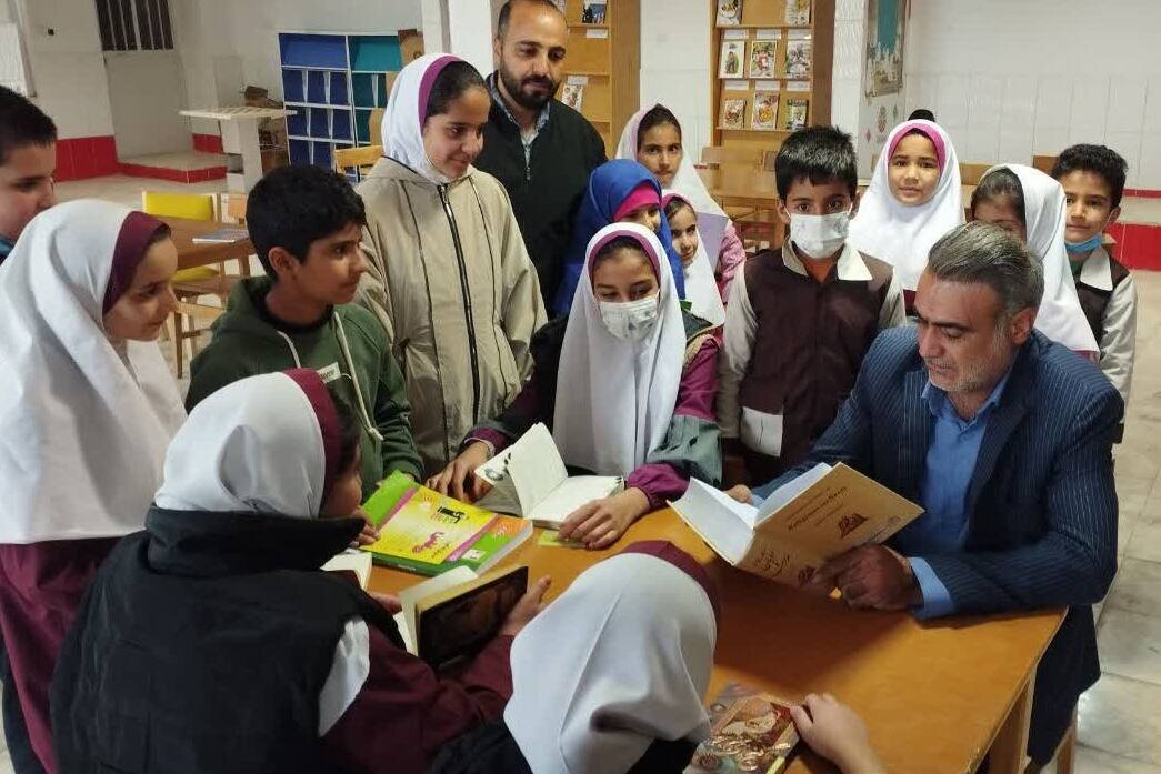 کتابخانه‌های عمومی؛ چراغ‌های روشن فرهنگ در استان مرکزی