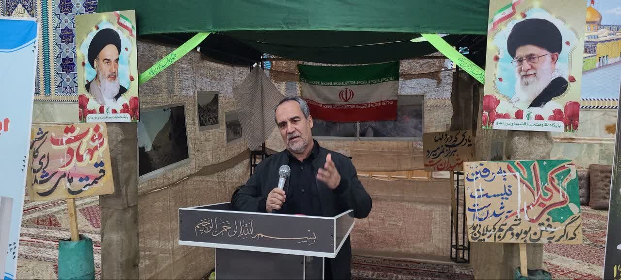 رونمایی از کتاب «این دیوار چه رنگیه؟» در روستای مزرعهنو / ثبت روایتهای ناگفته یک آزاده سرافراز