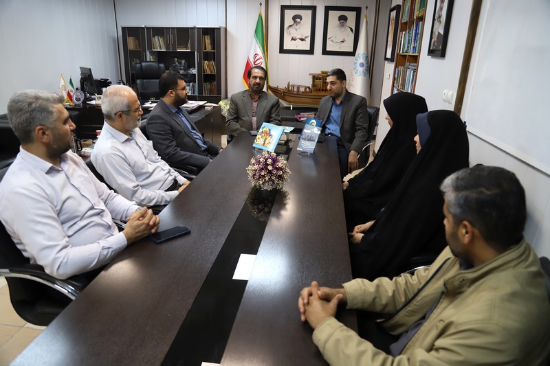 ۳۴۰ جلد کتاب از آثار جدید نصرالله شفیعی به کتابخانههای عمومی بوشهر رسید