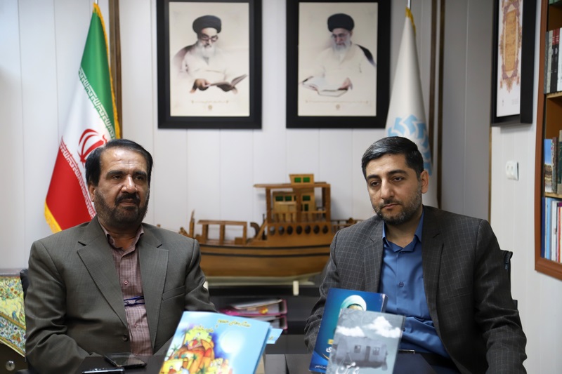 ۳۴۰ جلد کتاب از آثار جدید نصرالله شفیعی به کتابخانه‌های عمومی بوشهر رسید