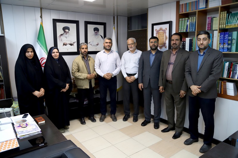 ۳۴۰ جلد کتاب از آثار جدید نصرالله شفیعی به کتابخانه‌های عمومی بوشهر رسید