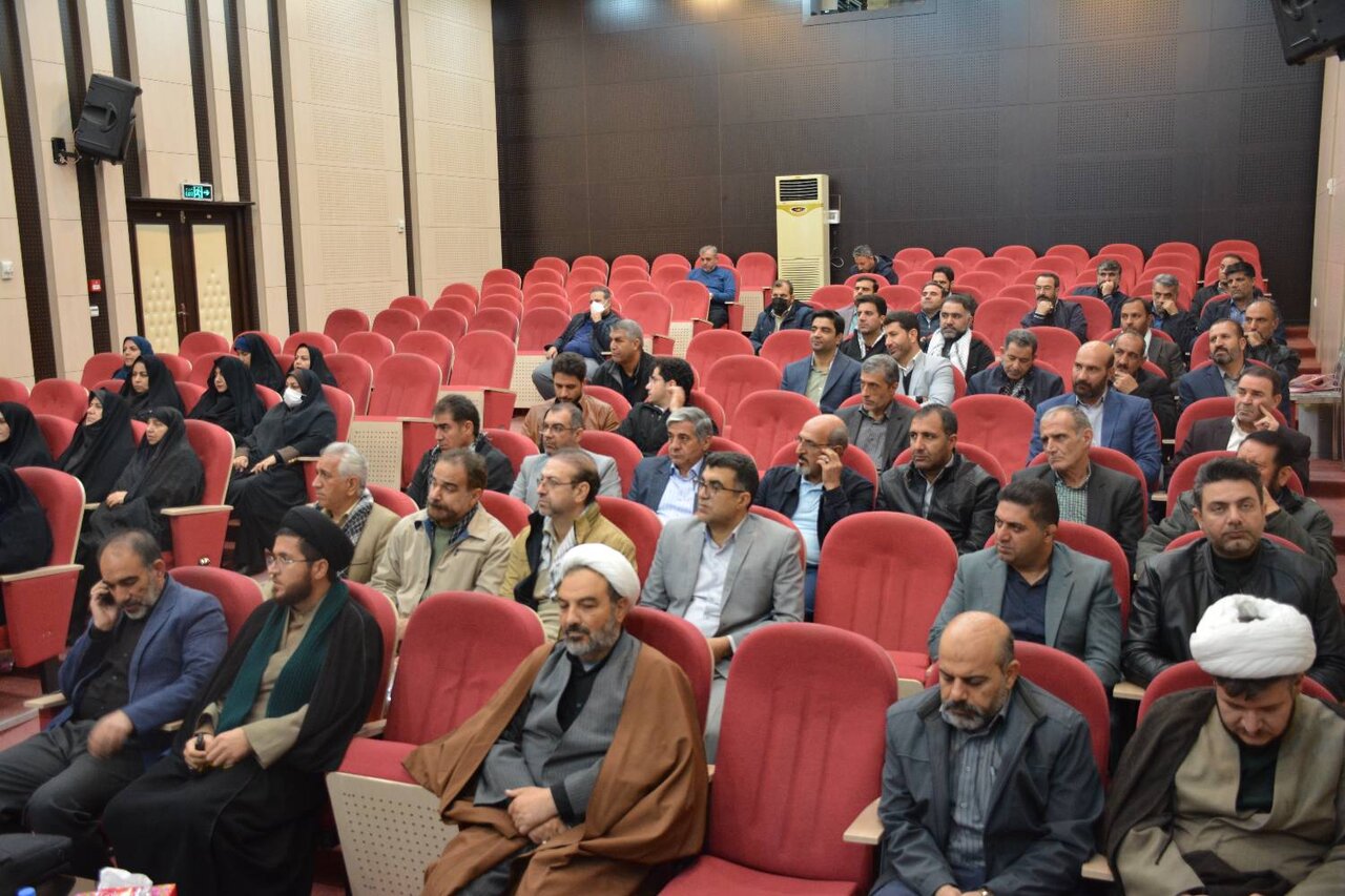 حضور بسیجیان کتابخانههای کرمانشاه در مراسم هفته بسیج