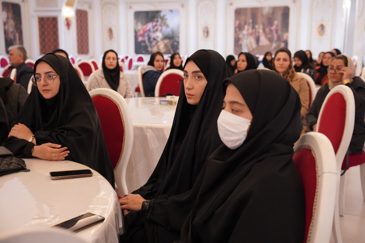 آیین اختتامیه دومین جشنواره ملی عکس «زندگی با کتاب» در دلیجان برگزار شد