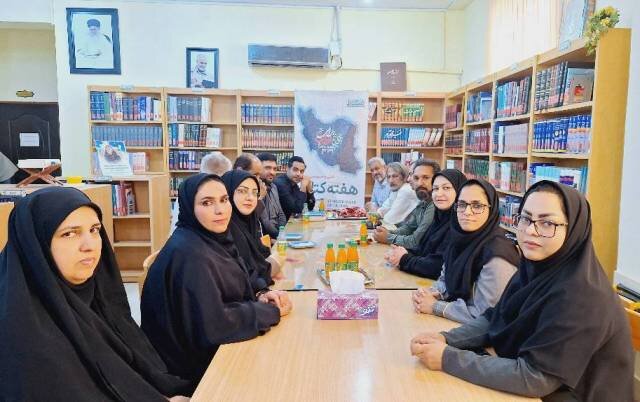 نشست صمیمی احمد اکبرپور در کتابخانه شهید مطهری کهنوج