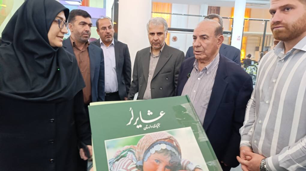 چهره ماندگار علم انسانشناسی، مهمان کتابخانه مرکزی خرمآباد شد