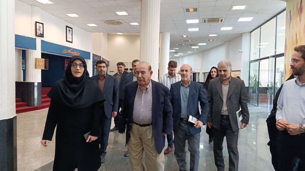 چهره ماندگار علم انسان‌شناسی، مهمان کتابخانه مرکزی خرم‌آباد شد