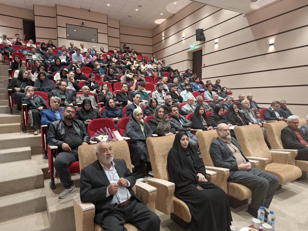 کتابهای «خهو لوان» و «مستعلیق» در ایلام رونمایی شدند