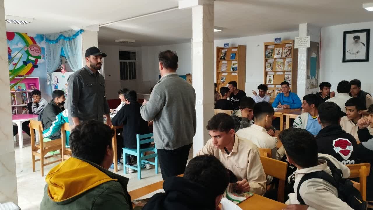 برگزاری برنامههای فرهنگی و آموزشی در کتابخانههای عمومی استان مرکزی