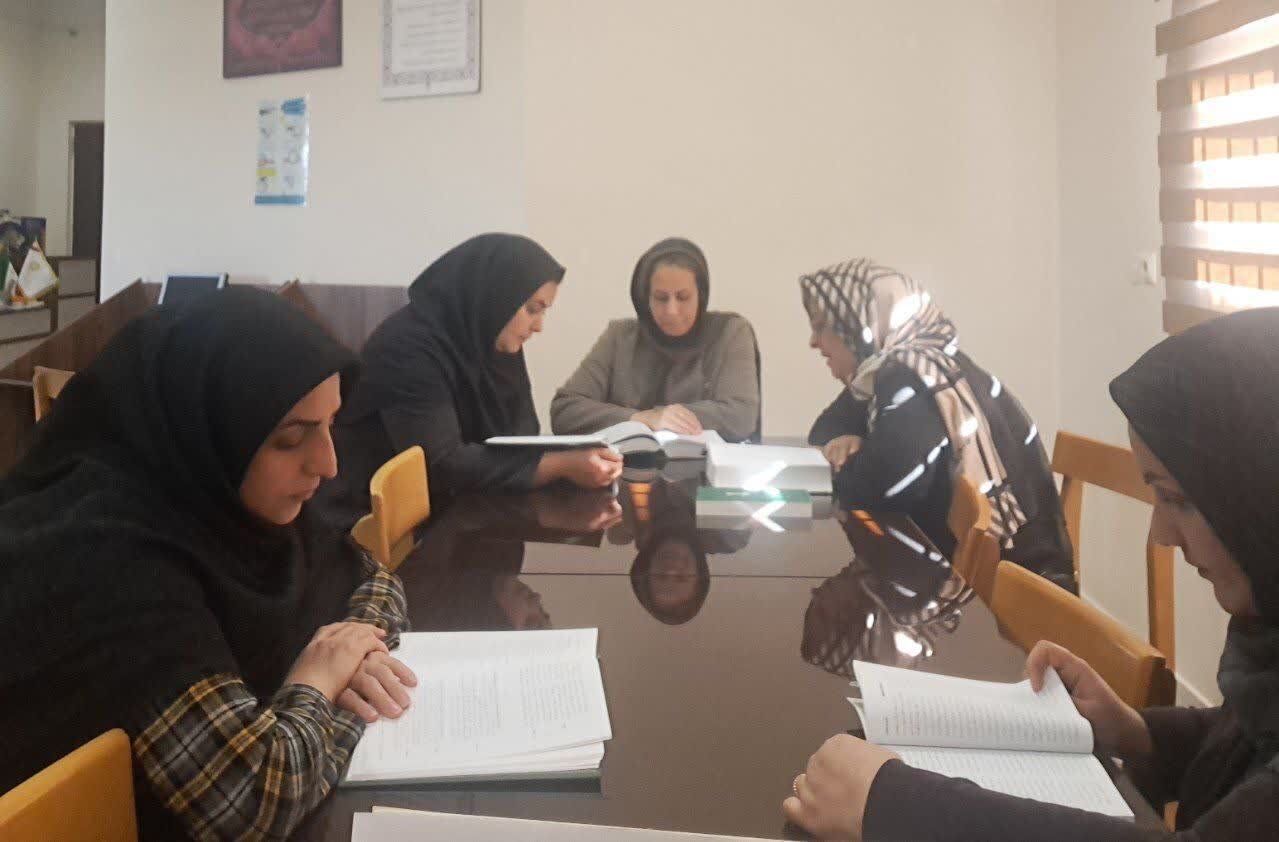 برگزاری برنامههای فرهنگی و آموزشی در کتابخانههای عمومی استان مرکزی