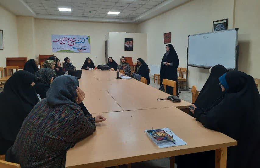 بزرگداشت روز مادر در کتابخانههای عمومی استان مرکزی