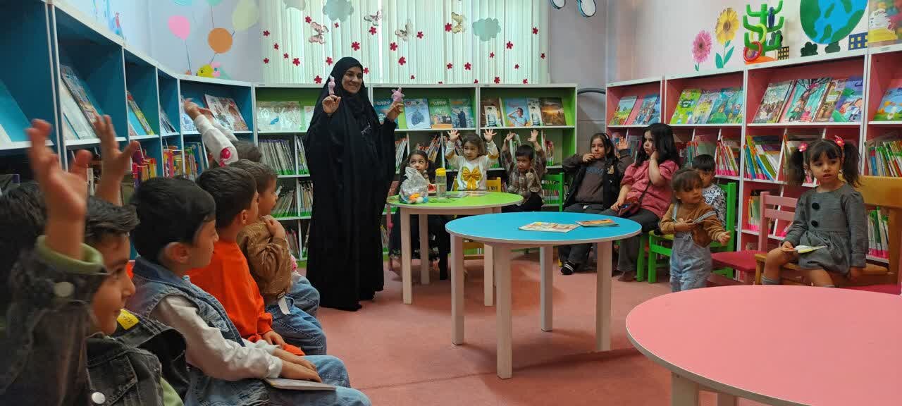 بزرگداشت روز مادر در کتابخانههای عمومی استان مرکزی