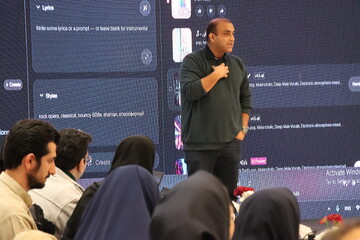 کارگاه‌های تخصصی «خبرنویسی هوشمند» و «عکاسی موبایلی»