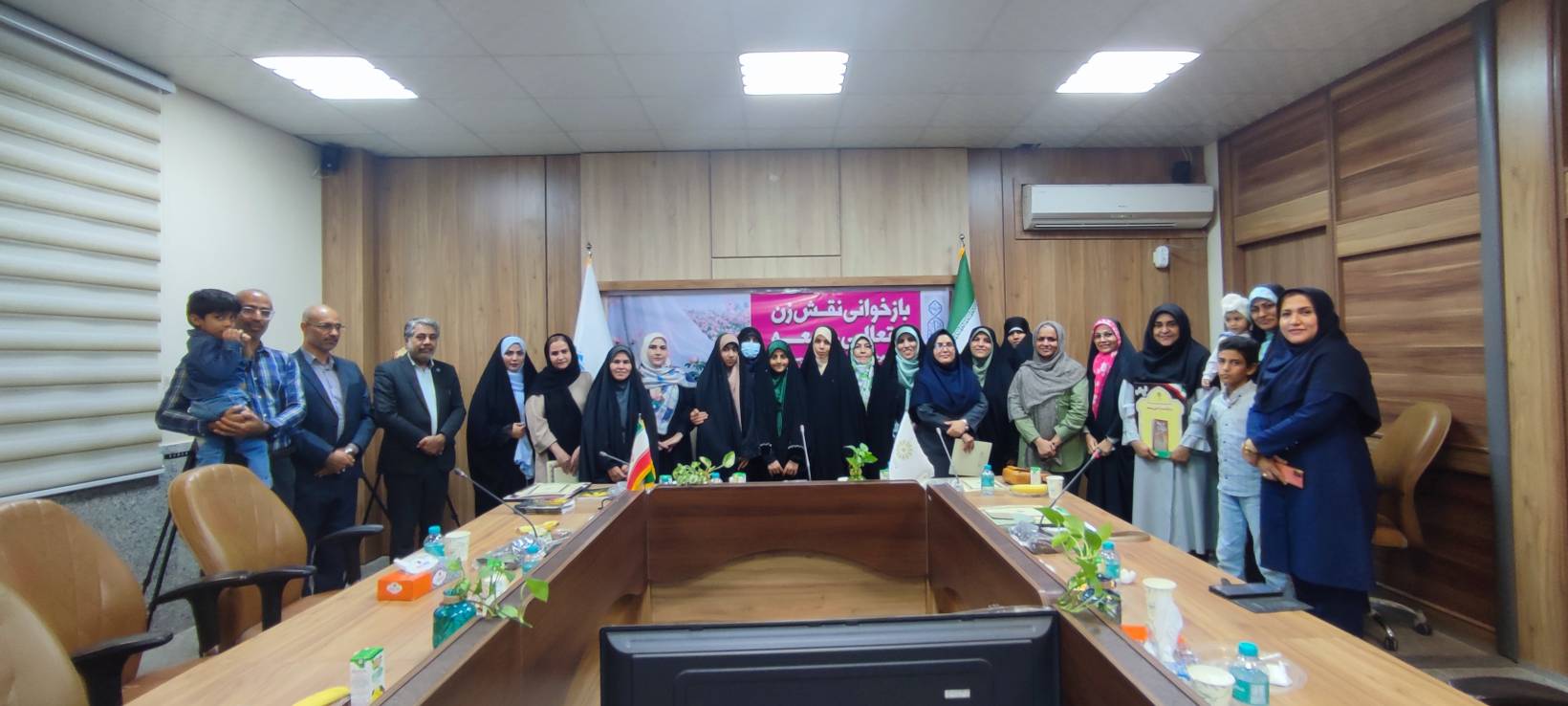 ویژهبرنامه «بازنگری نقش زن در تعالی جامعه» برگزار شد