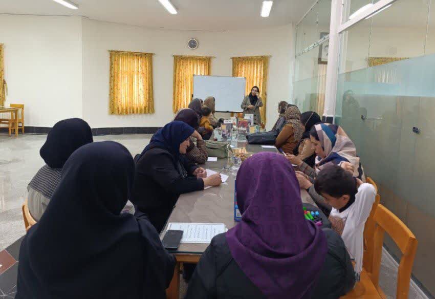 برگزاری جشن مادرانه در کتابخانههای استان مرکزی