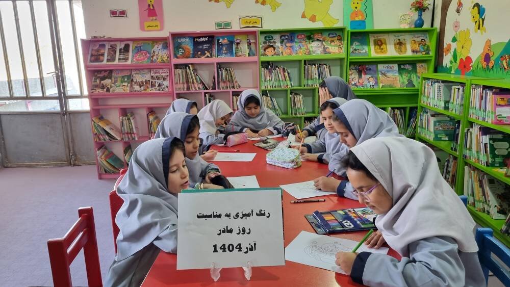 برگزاری جشن روز مادر در کتابخانه آیت‌الله خامنه‌ای سنخواست با برنامه‌های فرهنگی متنوع