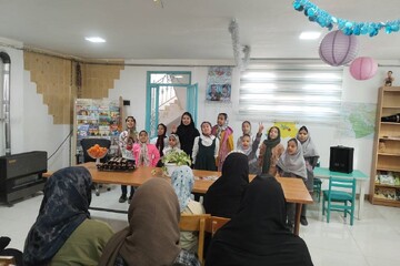 جشن روز زن در کتابخانه عمومی شهید غفوری فرگ‌قلعه شهرستان کاشمر