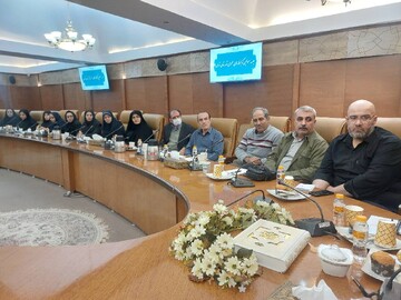 نشست صمیمی مدیر کل کتابخانه های عمومی استان تهران با مسئولین کتابخانه‌های عمومی شهرستان تهران