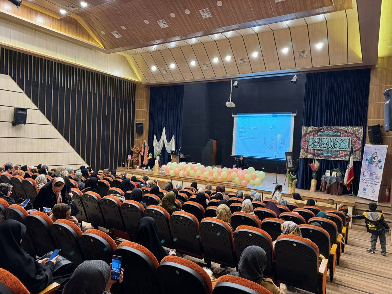 برنامه ها و فعالیت های متنوع فرهنگی و ترویجی با محوریت کتاب در استان تهران برگزار شد