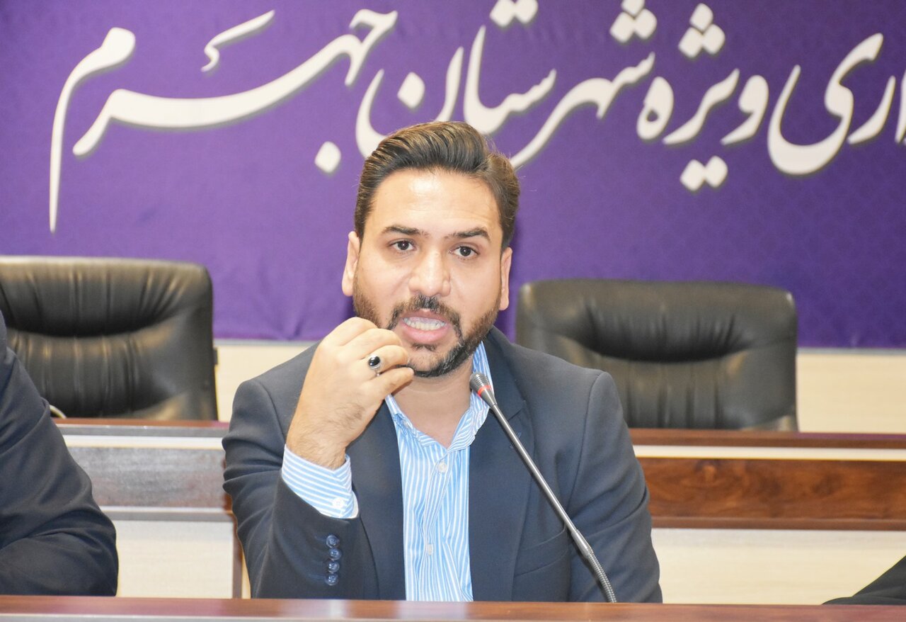 عزم جدی برای احداث کتابخانه مرکزی جهرم و احیای کتابخانه عمومی میرزا نصیرجهرمی