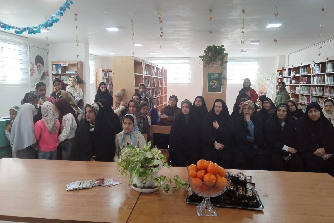 جشن روز زن در کتابخانه عمومی شهید غفوری فرگقلعه شهرستان کاشمر