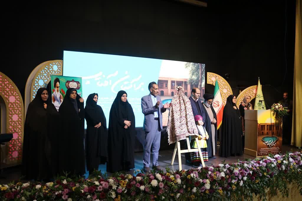 ترویج فرهنگ فاطمی در کتابخانه های عمومی استان مرکزی