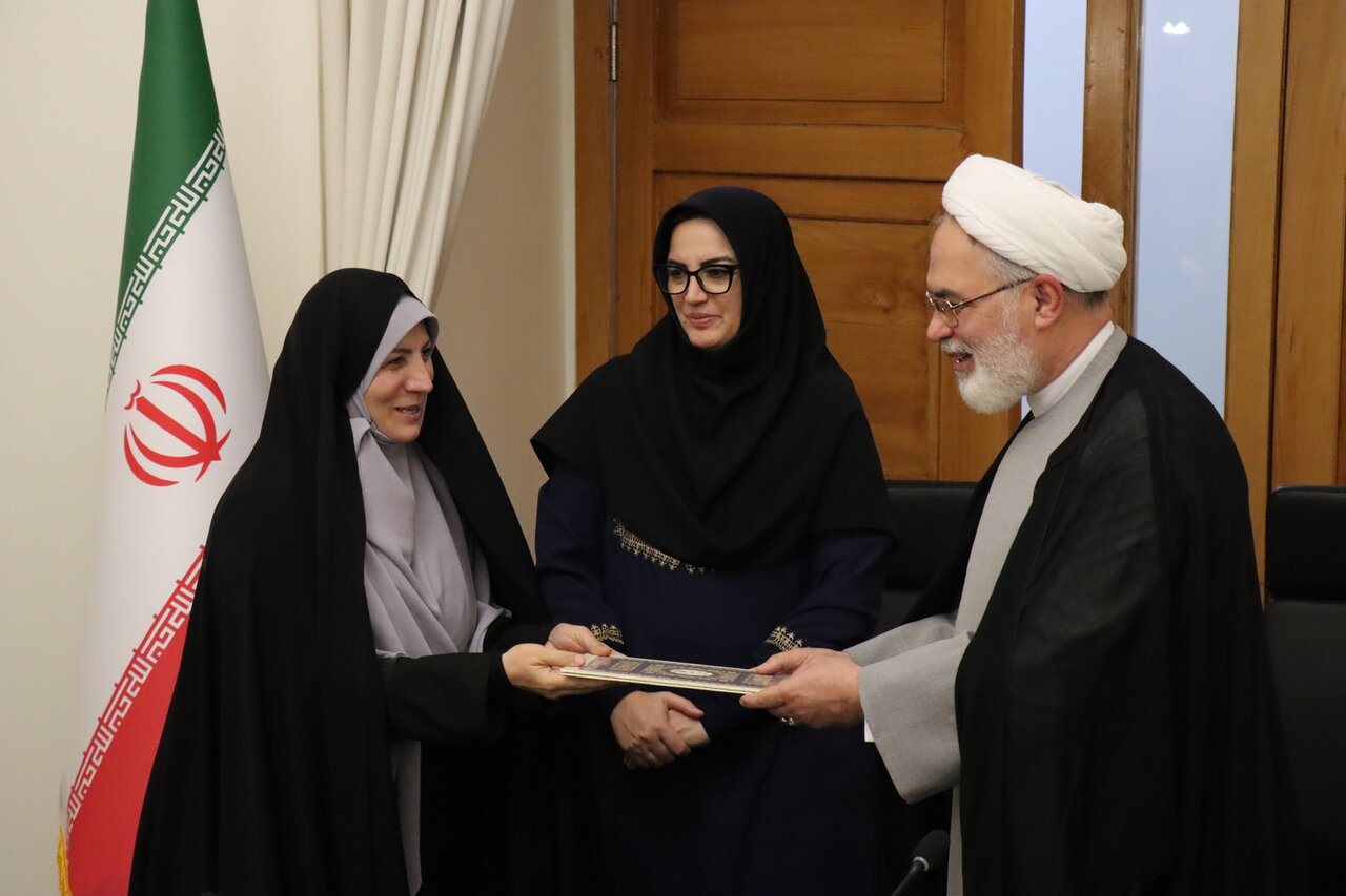 نهاد کتابخانههای عمومی بهصورت جدی به امر اشاعه نماز ورود کرده است