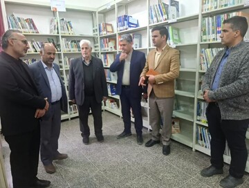 بازدید مدیرکل کتابخانه‌های عمومی استان و شهردار شاهدیه از کتابخانه عمومی شهید سلطانی