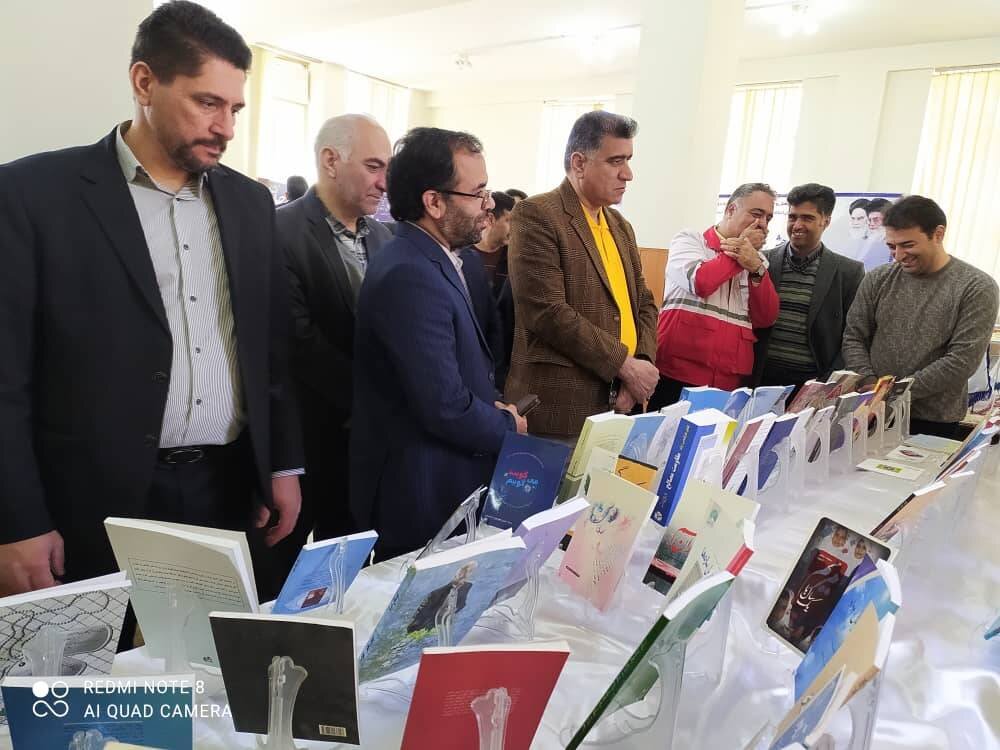 شهر آباده، با کتابخانههایش میزبان فرهنگ و دانایی شد