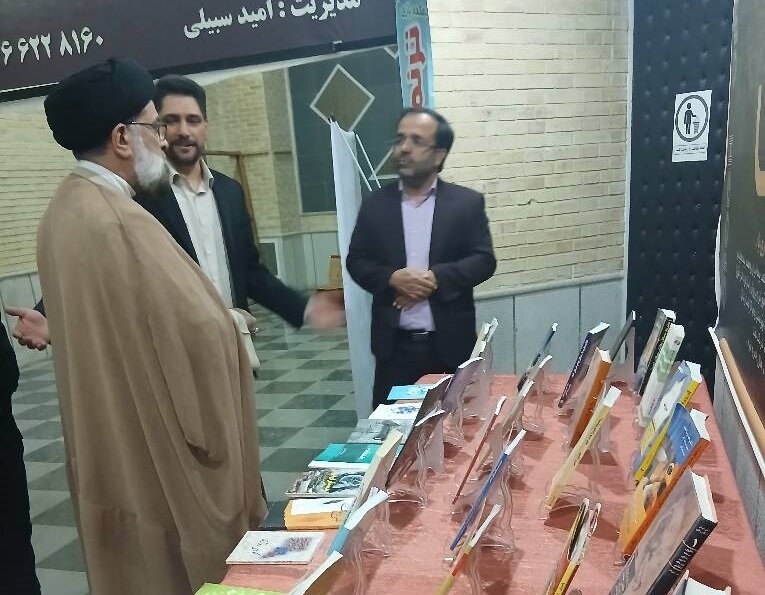 شهر آباده، با کتابخانههایش میزبان فرهنگ و دانایی شد