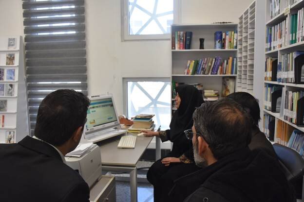 بازدید کارشناسان کتابخانه مرکزی آستان قدس‌رضوی از کتابخانه مرکزی امام خمینی (قدس‌سره)