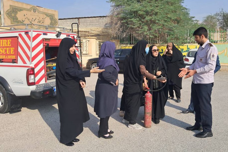 برگزاری دورههای آموزشی اطفای حریق برای کتابداران استان بوشهر